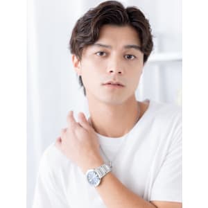 ビジネスにも◎黒髪リバースセンターパート　フェザーパーマ - mod's hair【モッズヘア】越谷/越谷西口店【モッズヘア コシガヤ コシガヤニシグチテン】掲載中