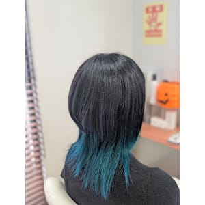 使用したのはマニックパニックのブゥードゥブルー - リリー美容室【リリービヨウシツ】掲載中