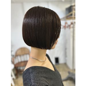 綺麗な艶髪大人ミニボブ