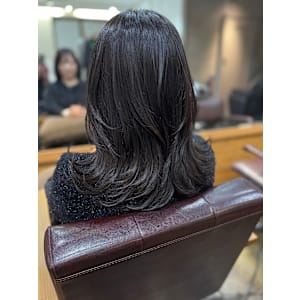 綺麗な艶髪透明感カラー　美髪ミディアムレイヤー　 - 髪質改善 fiica【カミシツカイゼン フィーカ】掲載中