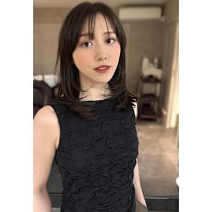 大人美髪ミディアムレイヤー