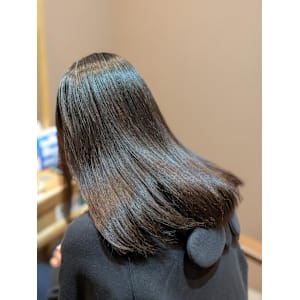 髪質改善縮毛矯正で叶えるサラサラ艶髪