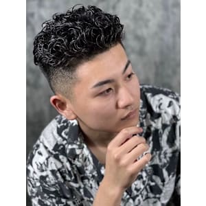 ワイルド＆色気のある強めパーマ／アップバングツーブロック - ヒロ銀座ヘアーサロン銀座一丁目店【ヒロギンザヘアーサロンギンザイッチョウメテン】掲載中