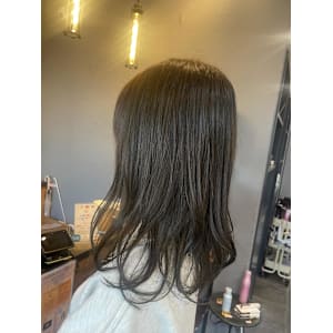 オリーブグレー