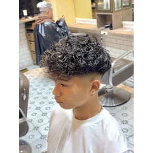 スペインカール　フェード　海外風　メンズパーマ - GROOMER/S TOKYO for mens salon【グルーマーズトウキョウフォーメンズサロン】掲載中