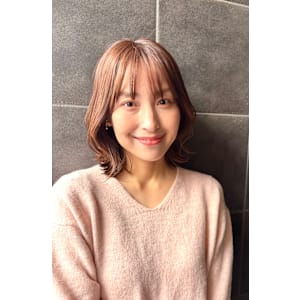 くびれミディアムボブ