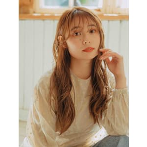 大人ガーリーなロングスタイル