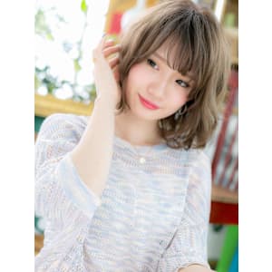 おフェロインナーカラーくせ毛風カールボブ　ゆるふわミディアム