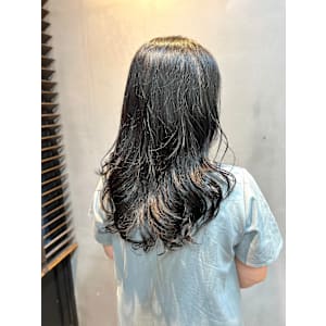 再現性◎！デジタルパーマの艶感ロング - BUZZIot/h【バジオットエイチ】掲載中