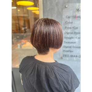 【立体感】表面ハイライト×丸みショートボブ