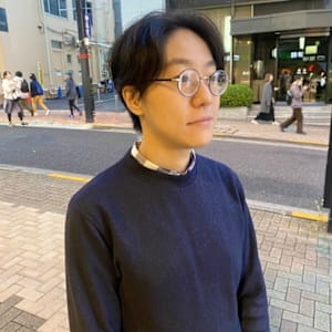 センター分けメンズライクショート