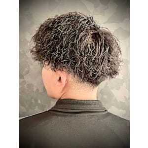 フェード×ツイストパーマ - ヒロ銀座バーバーショップ大阪本店【ヒロギンザ バーバーショップオオサカホンテン】掲載中