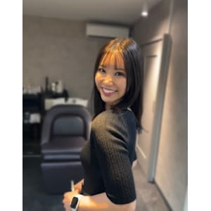 綺麗な艶髪スタイル　美髪レイヤー　縮毛矯正