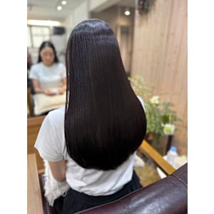 綺麗な艶髪スタイル　美髪ロングレイヤー　縮毛矯正 - 髪質改善 fiica【カミシツカイゼン フィーカ】掲載中