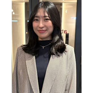 レイヤーカット 顔周りカット 透明感カラー 暗髪 髪質改善 