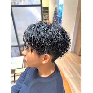 センター分けツイストスパイラルパーマ - S C A L A .【スカラ】掲載中