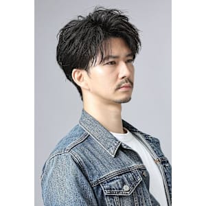 ツーブロック刈り上げ爽やか大人