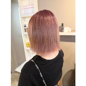 派手髪・ハイトーンカラー・デザインカラー・ブリーチ専門美容室