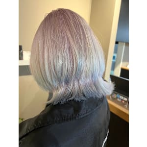 派手髪・ハイトーンカラー・デザインカラー・ブリーチ専門美容室