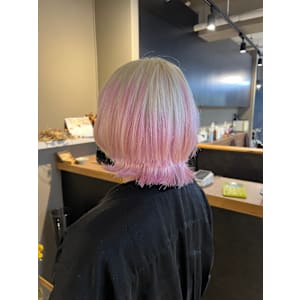 派手髪・ハイトーンカラー・デザインカラー・ブリーチ専門美容室