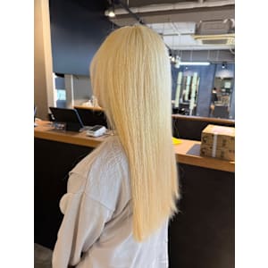 派手髪・ハイトーンカラー・デザインカラー・ブリーチ専門美容室