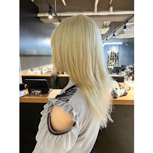 派手髪・ハイトーンカラー・デザインカラー・ブリーチ専門美容室