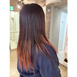 派手髪・ハイトーンカラー・デザインカラー・ブリーチ専門美容室