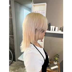 派手髪・ハイトーンカラー・デザインカラー・ブリーチ専門美容室