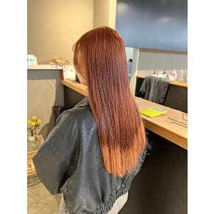 派手髪・ハイトーンカラー・デザインカラー・ブリーチ専門美容室