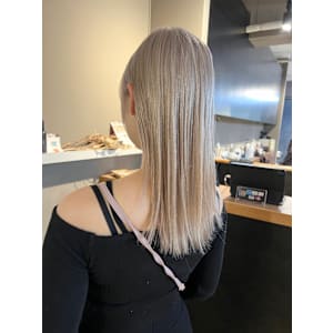 派手髪・ハイトーンカラー・デザインカラー・ブリーチ専門美容室