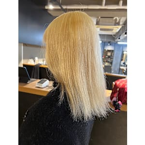 派手髪・ハイトーンカラー・デザインカラー・ブリーチ専門美容室