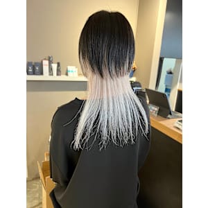 派手髪・ハイトーンカラー・デザインカラー・ブリーチ専門美容室