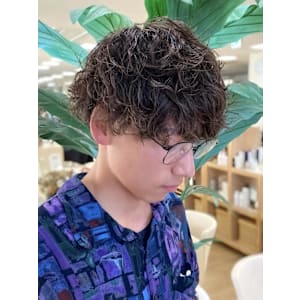 メンズパーマ波巻きツイストスパイラル刈り上げセンターパート