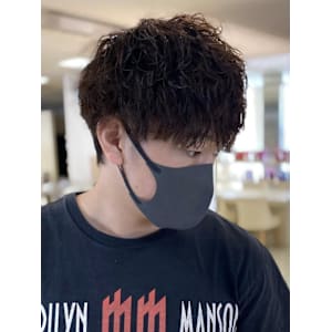 メンズパーマ波巻きツイストスパイラル刈り上げセンターパート