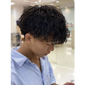 メンズパーマ波巻きツイストスパイラル刈り上げセンターパート