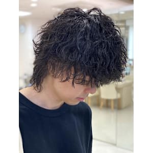 メンズパーマ波巻きツイストスパイラル刈り上げセンターパート