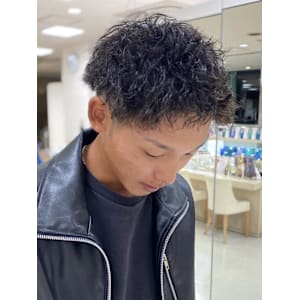 メンズパーマ波巻きツイストスパイラル刈り上げセンターパート