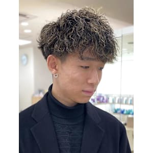 メンズパーマ波巻きツイストスパイラル刈り上げセンターパート