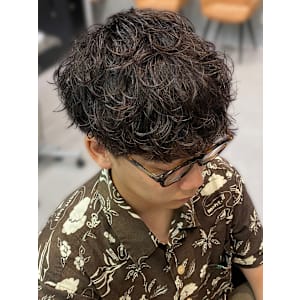 メンズパーマ波巻きツイストスパイラル刈り上げセンターパート