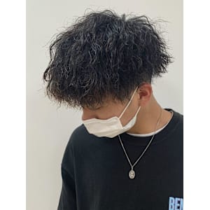 メンズパーマ波巻きツイストスパイラル刈り上げセンターパート