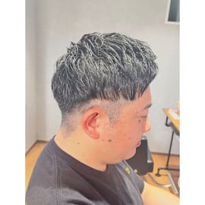 質感重視のショート刈り上げスタイ