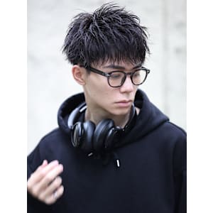 正面も横顔もカッコいいダウンバングショート