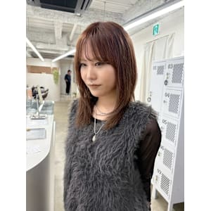 秋カラーバーガンディミディアムレイヤーくびれレイヤー