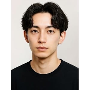 センターパート フェザーパーマ ツーブロック 20代 眉毛