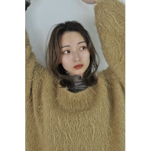 ミディアムくびれ／レイヤーミディ／外ハネミディ