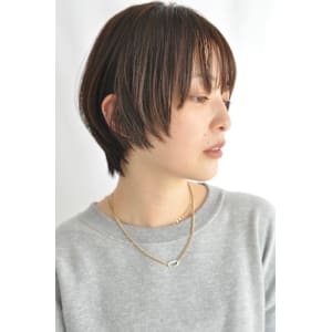 ショートレイヤー／束感ショート／耳掛けショート／大人ショート