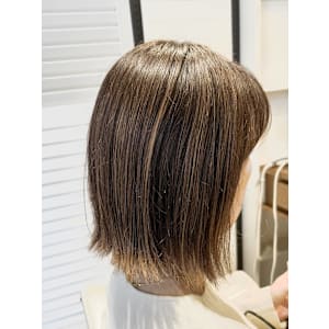 外ハネボブ　ベージュハイライト