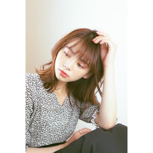 大人レイヤー/くびれレイヤースタイル/顔まわりレイヤー