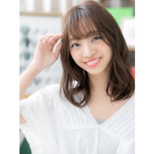 シースルーバングニュアンスパーマセミディ　ミディアムレイヤー