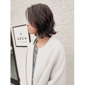 くせ毛を生かした外ハネボブ